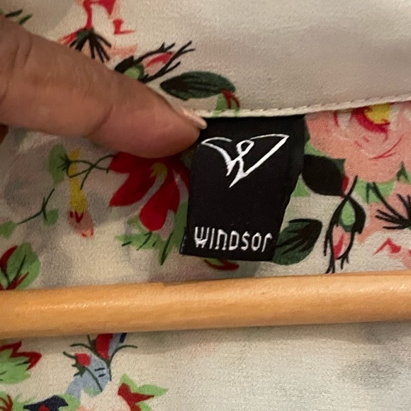 Windsor Floral Blouse 💐 - Picture 5 of 6